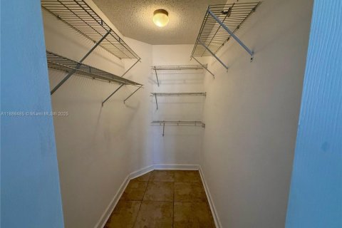 Copropriété à louer à Miami, Floride: 2 chambres, 91.51 m2 № 1932968 - photo 8