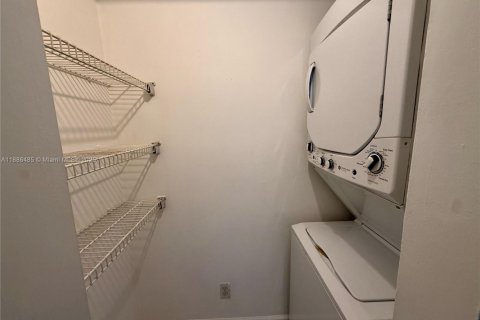 Copropriété à louer à Miami, Floride: 2 chambres, 91.51 m2 № 1932968 - photo 13