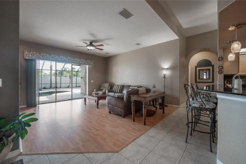 Villa ou maison à louer à Tampa, Floride: 5 chambres, 316.52 m2 № 2437218 - photo 13