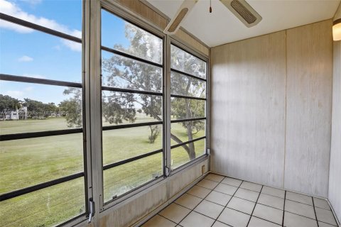Condo in Pembroke Pines, Florida, 2 bedrooms  № 1973490 - photo 26
