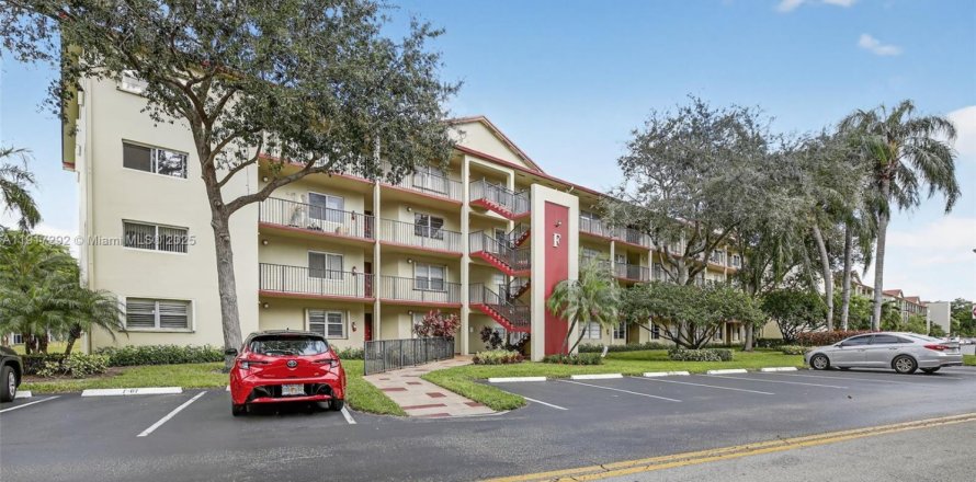 Condo in Pembroke Pines, Florida, 2 bedrooms  № 1973490