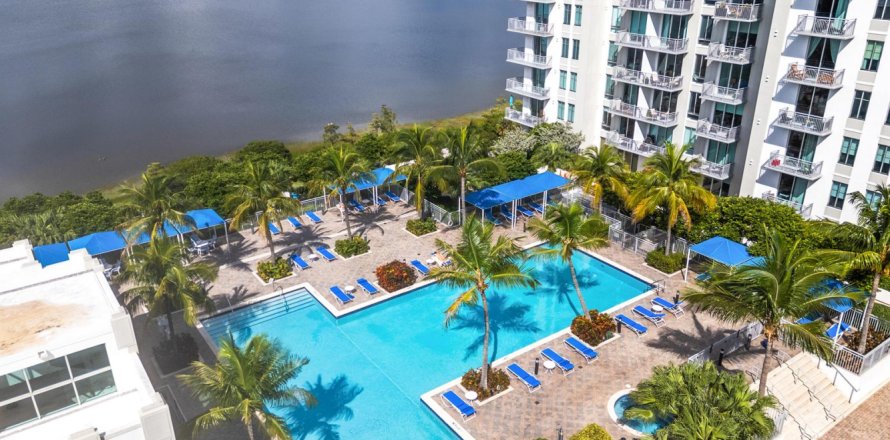 Condo à West Palm Beach, Floride, 1 chambre  № 2376030