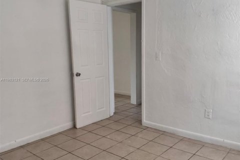 Apartment in Miami, Florida 1 bedroom, 1034.19 sq.m. № 2049132 - photo 8