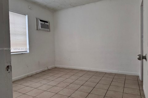 Apartment in Miami, Florida 1 bedroom, 1034.19 sq.m. № 2049132 - photo 7