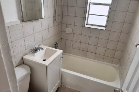 Apartment in Miami, Florida 1 bedroom, 1034.19 sq.m. № 2049132 - photo 6