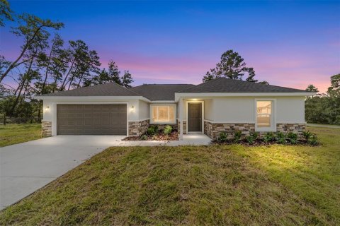 Casa en Silver Springs Shores, Florida 4 dormitorios, 159.33 m2 № 2097428