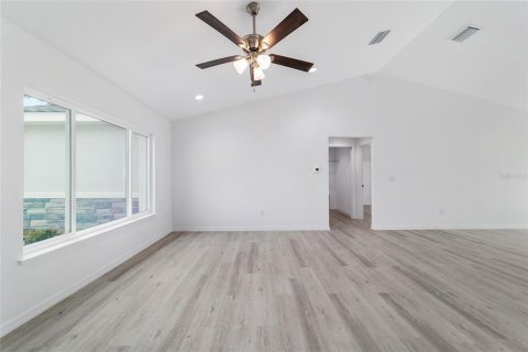 Casa en venta en Silver Springs Shores, Florida, 4 dormitorios, 159.33 m2 № 2097428 - foto 20