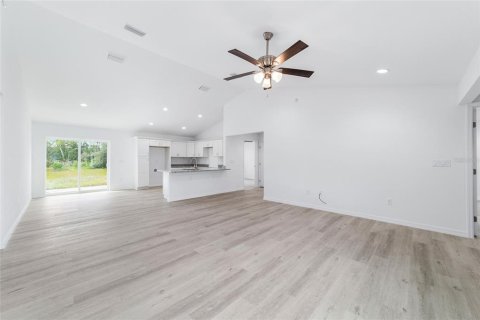 Casa en venta en Silver Springs Shores, Florida, 4 dormitorios, 159.33 m2 № 2097428 - foto 14