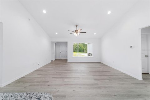 Casa en venta en Silver Springs Shores, Florida, 4 dormitorios, 159.33 m2 № 2097428 - foto 17