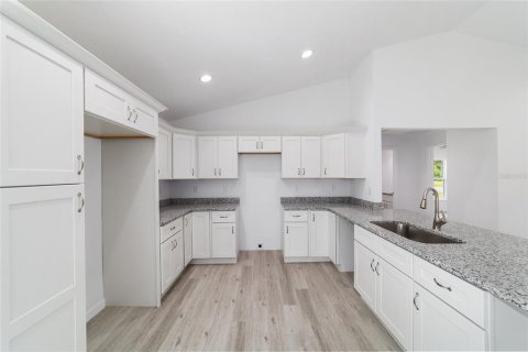 Casa en venta en Silver Springs Shores, Florida, 4 dormitorios, 159.33 m2 № 2097428 - foto 25