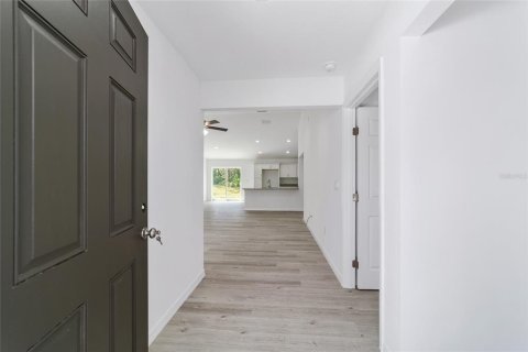 Casa en venta en Silver Springs Shores, Florida, 4 dormitorios, 159.33 m2 № 2097428 - foto 10
