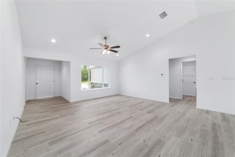Casa en venta en Silver Springs Shores, Florida, 4 dormitorios, 159.33 m2 № 2097428 - foto 18