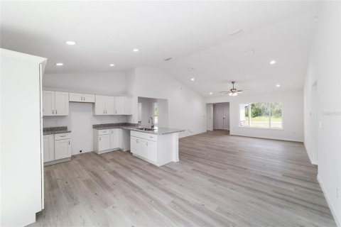 Casa en venta en Silver Springs Shores, Florida, 4 dormitorios, 159.33 m2 № 2097428 - foto 24