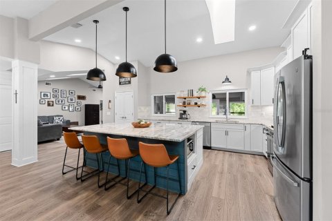 Casa en venta en Apopka, Florida, 4 dormitorios, 269.42 m2 № 2422758 - foto 3