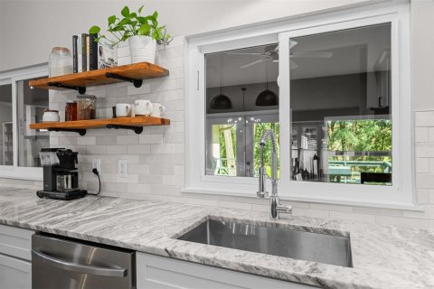 Casa en venta en Apopka, Florida, 4 dormitorios, 269.42 m2 № 2422758 - foto 14
