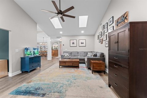 Casa en venta en Apopka, Florida, 4 dormitorios, 269.42 m2 № 2422758 - foto 20
