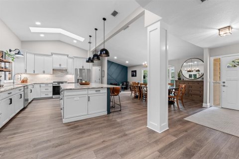 Casa en venta en Apopka, Florida, 4 dormitorios, 269.42 m2 № 2422758 - foto 13
