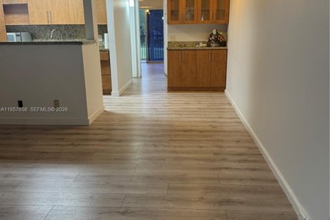 Copropriété à vendre à Pembroke Pines, Floride: 1 chambre, 63.64 m2 № 2011351 - photo 8