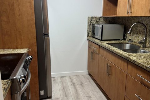 Copropriété à vendre à Pembroke Pines, Floride: 1 chambre, 63.64 m2 № 2011351 - photo 3