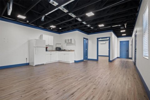 Commercial property in Tarpon Springs, Florida 189.52 sq.m. № 1681263 - photo 23