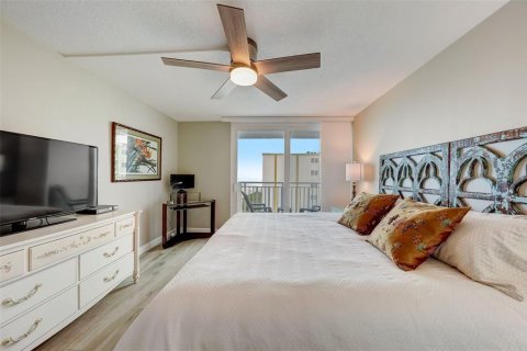 Condominio en venta en Redington Shores, Florida, 2 dormitorios, 134.71 m2 № 1815594 - foto 24