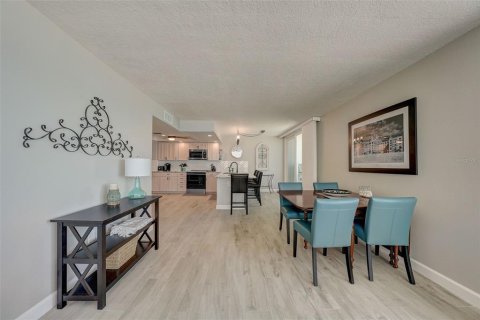 Condominio en venta en Redington Shores, Florida, 2 dormitorios, 134.71 m2 № 1815594 - foto 10
