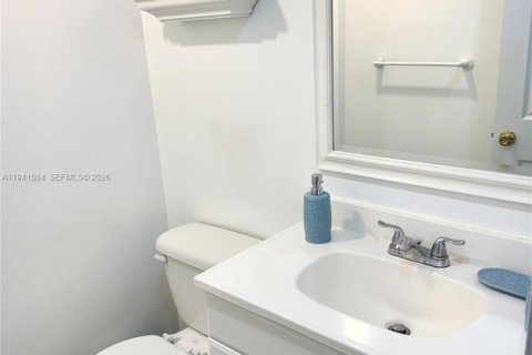 Condo in Sunny Isles Beach, Florida, 1 bedroom  № 1998890 - photo 10