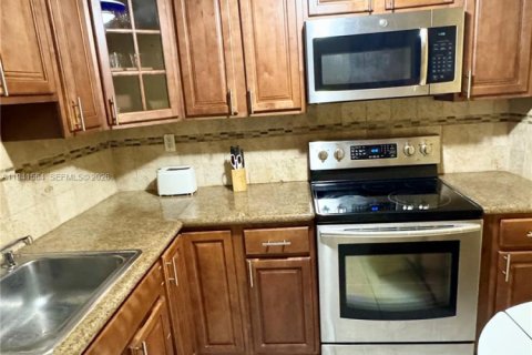 Condo in Sunny Isles Beach, Florida, 1 bedroom  № 1998890 - photo 11