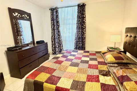 Condo in Sunny Isles Beach, Florida, 1 bedroom  № 1998890 - photo 5