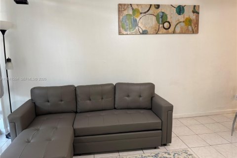 Condo in Sunny Isles Beach, Florida, 1 bedroom  № 1998890 - photo 3