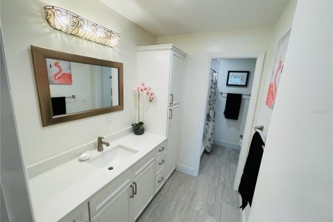 Condominio en venta en Belleair Bluffs, Florida, 2 dormitorios, 146.79 m2 № 1856531 - foto 17