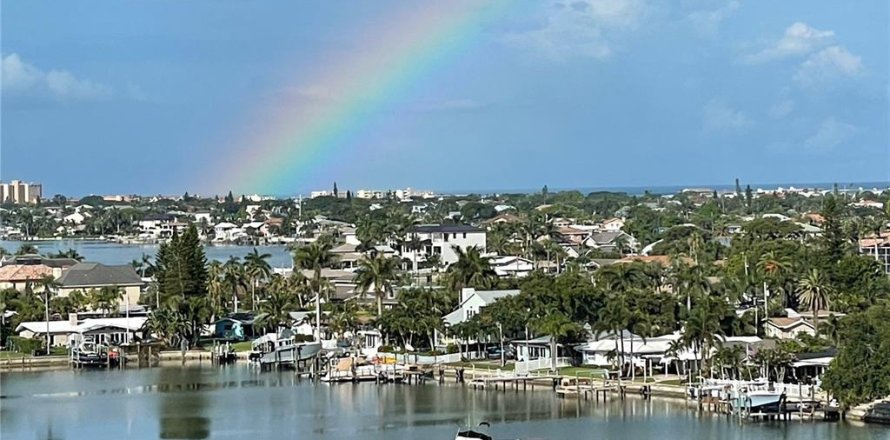 Condominio en Belleair Bluffs, Florida, 2 dormitorios  № 1856531