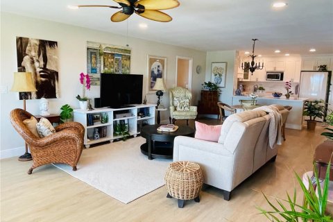 Condominio en venta en Belleair Bluffs, Florida, 2 dormitorios, 146.79 m2 № 1856531 - foto 12