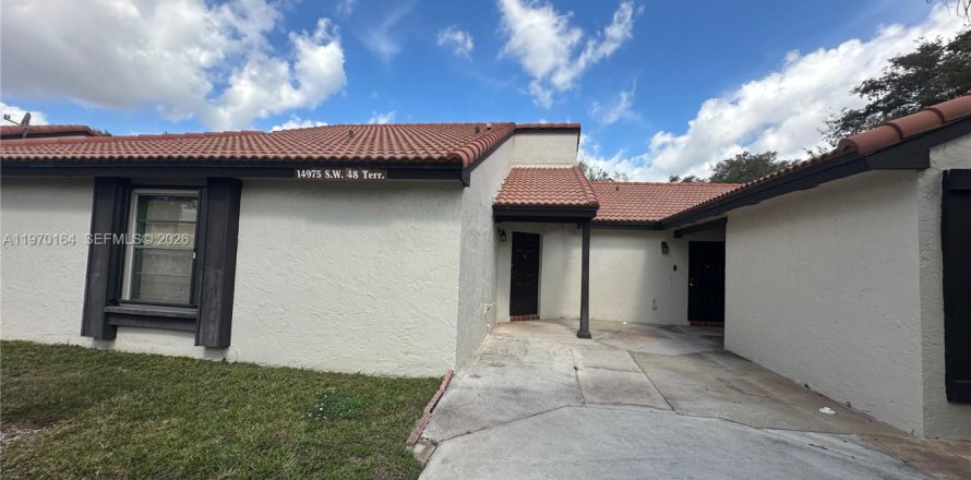 Condominio en Miami, Florida, 2 dormitorios  № 2031931