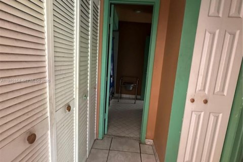 Condominio en venta en Miami, Florida, 2 dormitorios, 87.33 m2 № 2031931 - foto 5