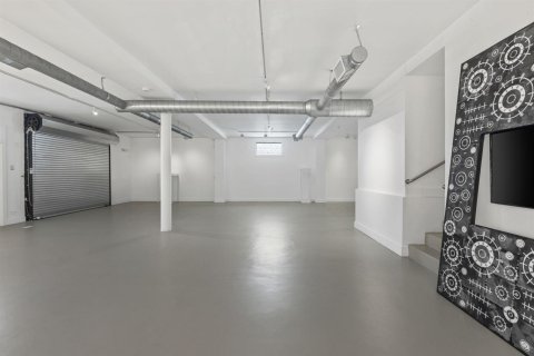 Commercial property in West Palm Beach, Florida № 2187315 - photo 13