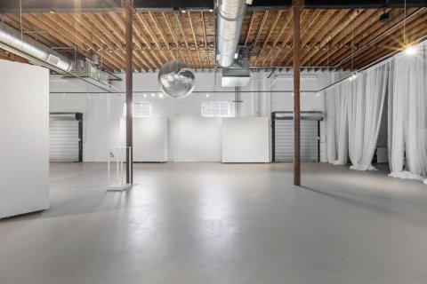 Commercial property in West Palm Beach, Florida № 2187315 - photo 21