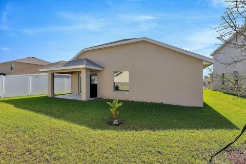 Villa ou maison à vendre à St. Lucie, Floride: 4 chambres, 164.81 m2 № 2414680 - photo 11