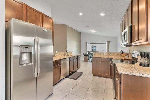 Villa ou maison à vendre à St. Lucie, Floride: 4 chambres, 164.81 m2 № 2414680 - photo 2
