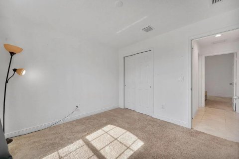Villa ou maison à vendre à St. Lucie, Floride: 4 chambres, 164.81 m2 № 2414680 - photo 29