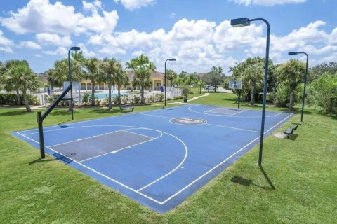Villa ou maison à vendre à St. Lucie, Floride: 4 chambres, 164.81 m2 № 2414680 - photo 9