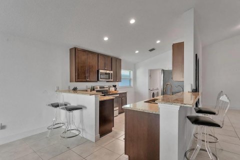 Villa ou maison à vendre à St. Lucie, Floride: 4 chambres, 164.81 m2 № 2414680 - photo 15