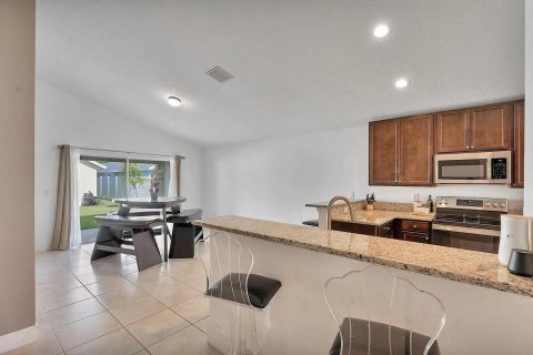 Villa ou maison à vendre à St. Lucie, Floride: 4 chambres, 164.81 m2 № 2414680 - photo 18