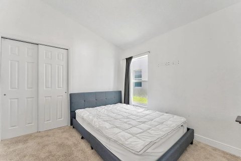 Villa ou maison à vendre à St. Lucie, Floride: 4 chambres, 164.81 m2 № 2414680 - photo 12