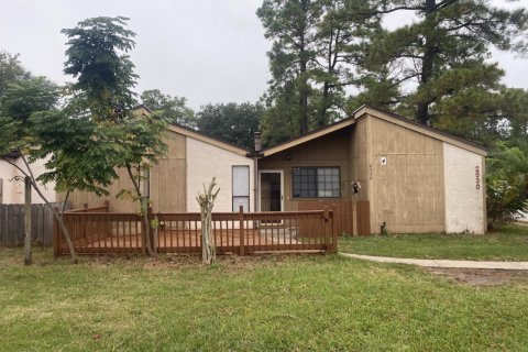 Снять в аренду виллу или дом в Джэксонвилл, Флорида 3 спальни, 107.02м2, № 841096 - фото 1