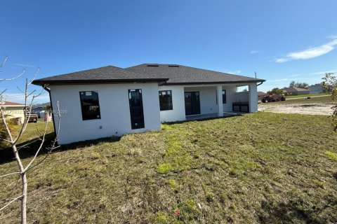 Villa ou maison à vendre à Cape Coral, Floride: 4 chambres, 161.19 m2 № 1709315 - photo 27