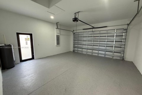 Villa ou maison à vendre à Cape Coral, Floride: 4 chambres, 161.19 m2 № 1709315 - photo 21