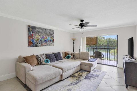 Condominio en Delray Beach, Florida, 3 dormitorios № 2146930