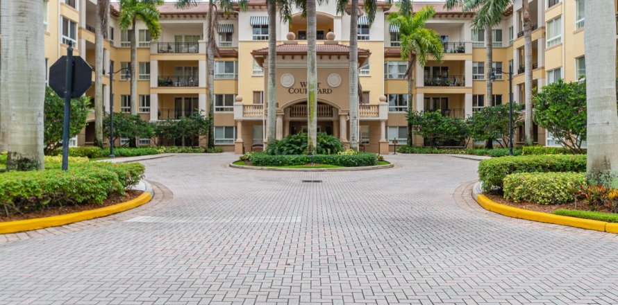 Condo à Weston, Floride, 2 chambres  № 2407352
