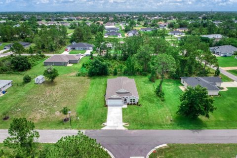 House in Sebring, Florida 4 bedrooms, 154.68 sq.m. № 2431570 - photo 4